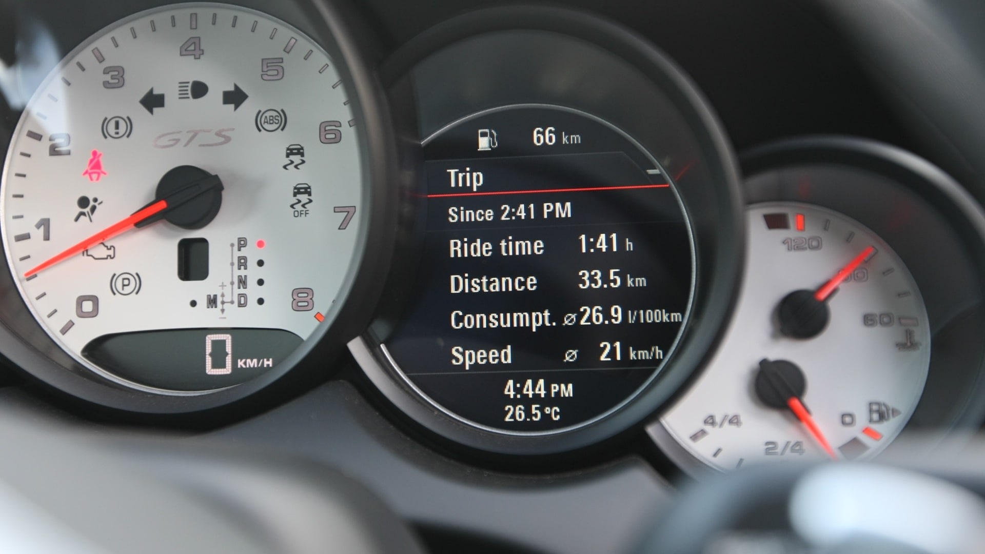 porsche-cayenne-2012-STD-interior