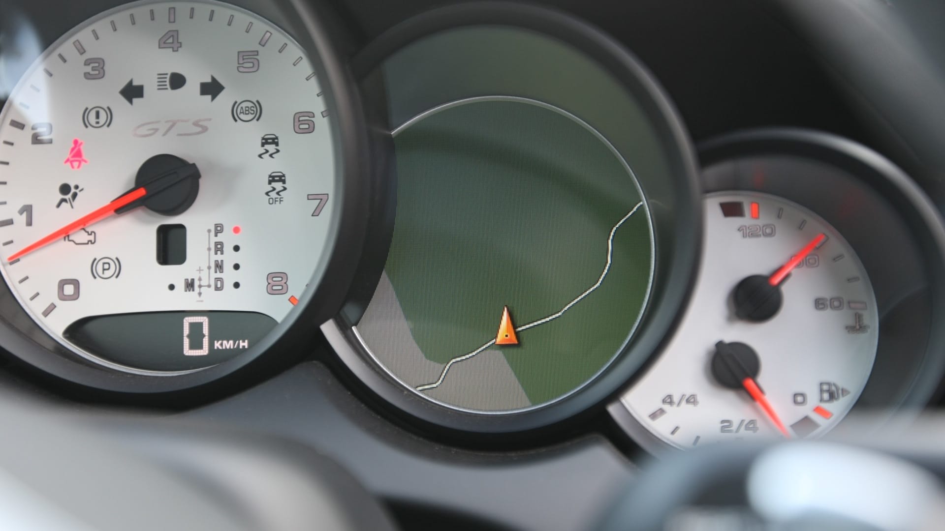 porsche-cayenne-2012-STD-interior