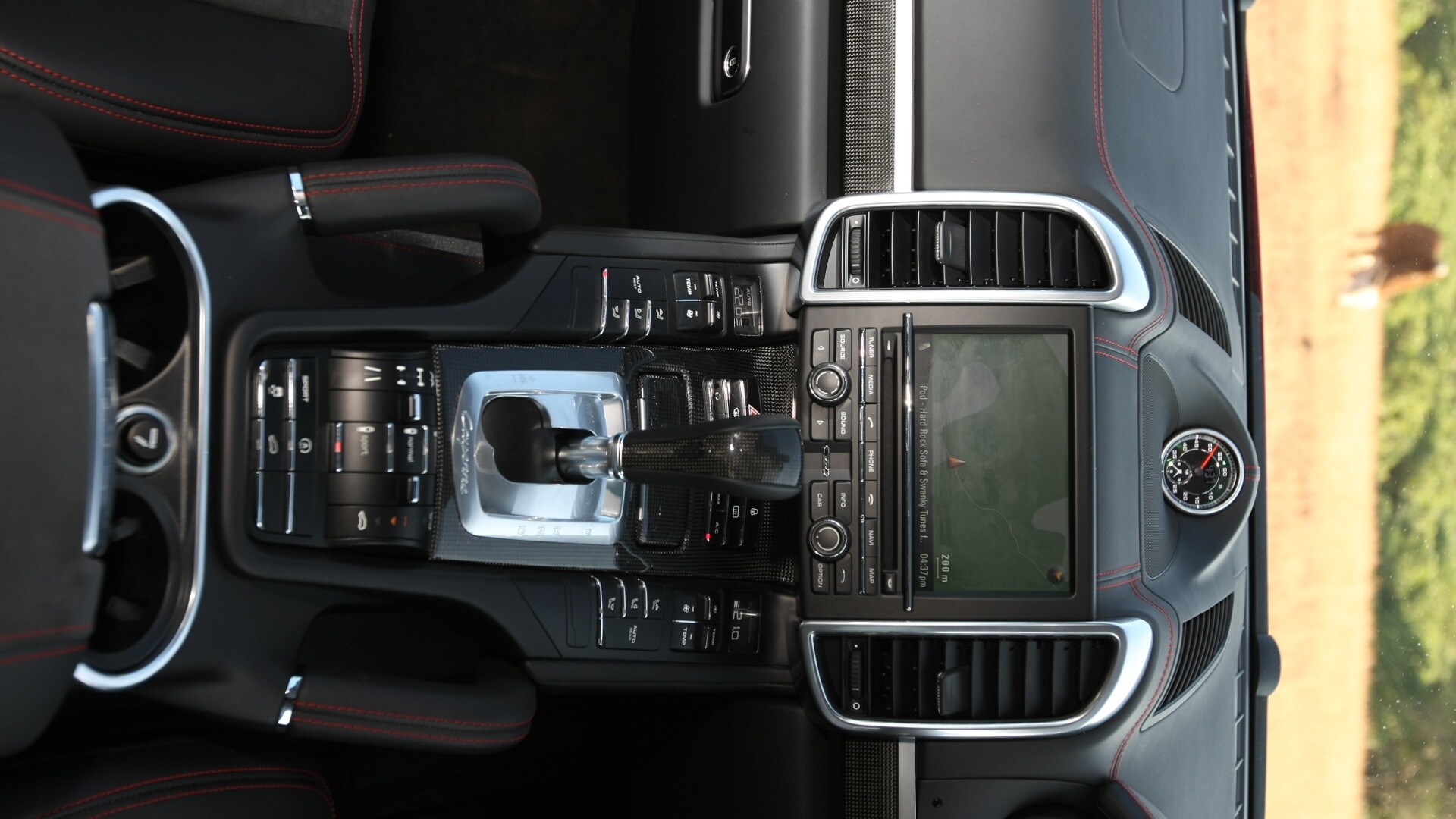 porsche-cayenne-2012-STD-interior