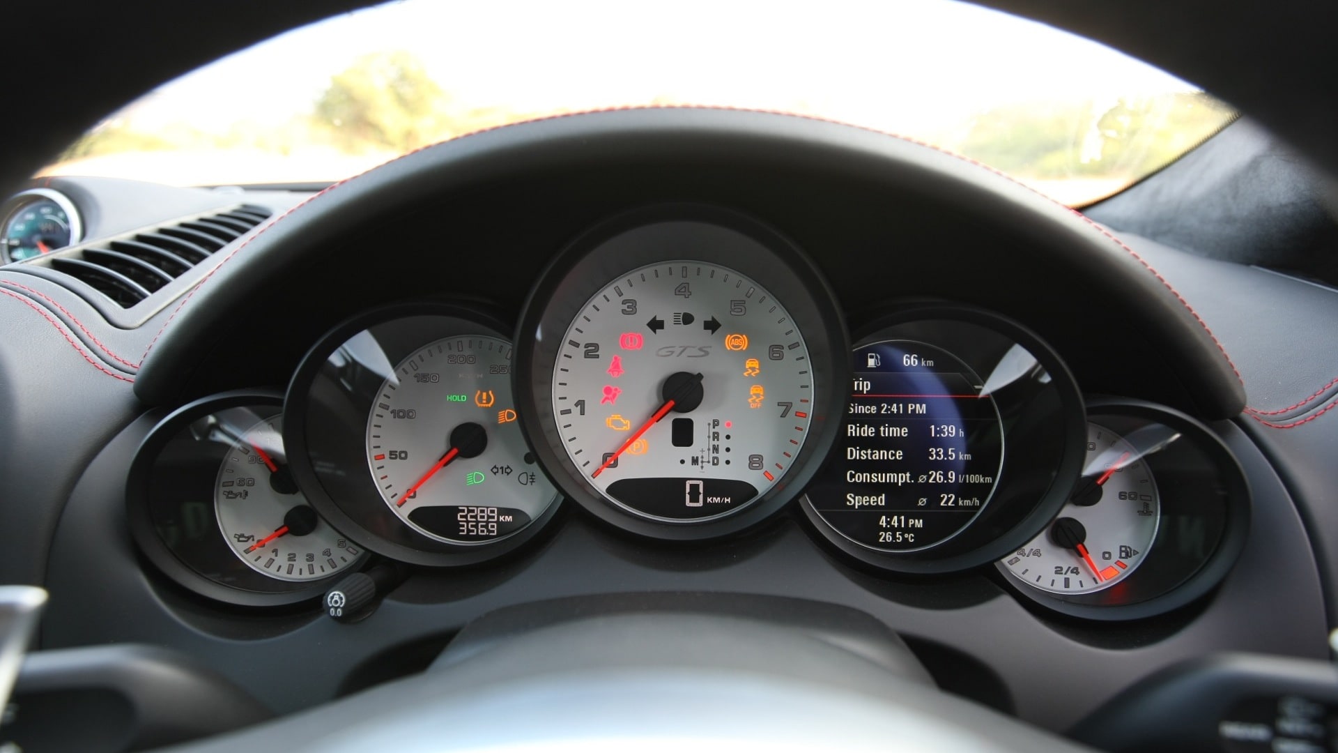 porsche-cayenne-2012-STD-interior