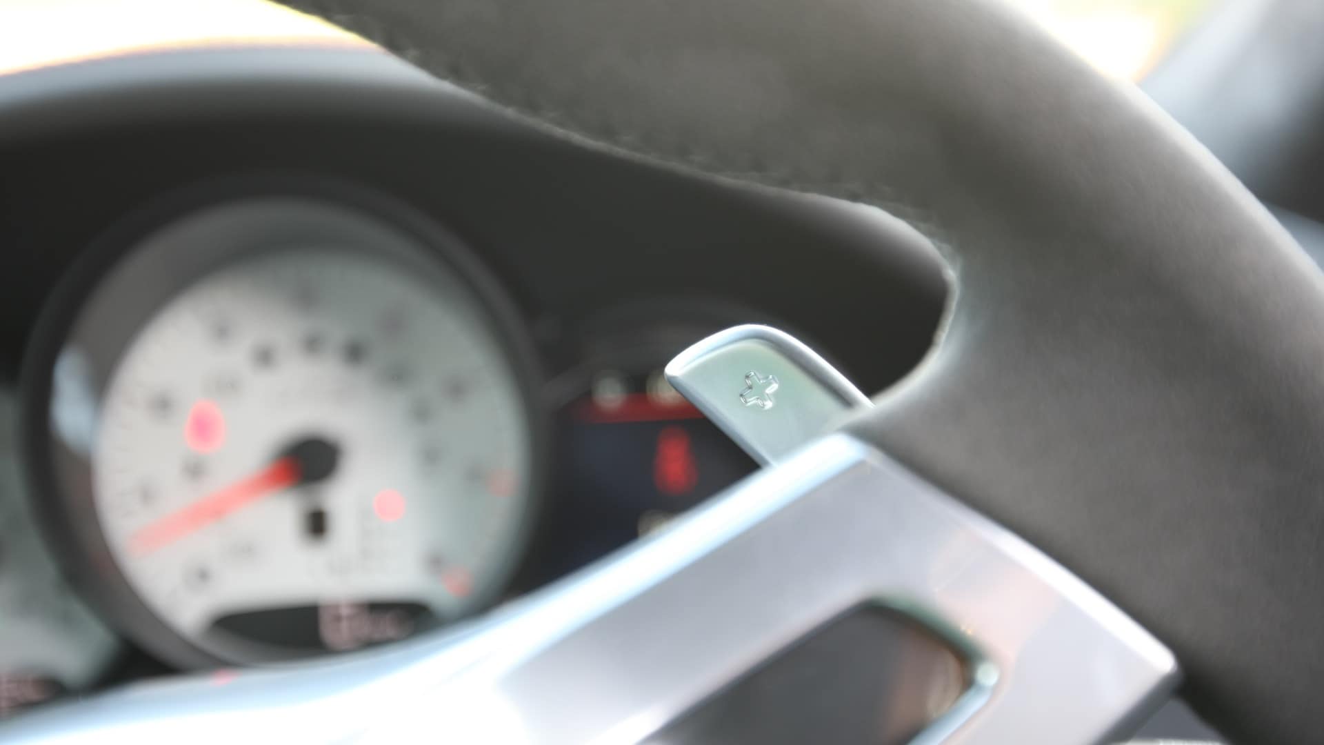 porsche-cayenne-2012-STD-interior