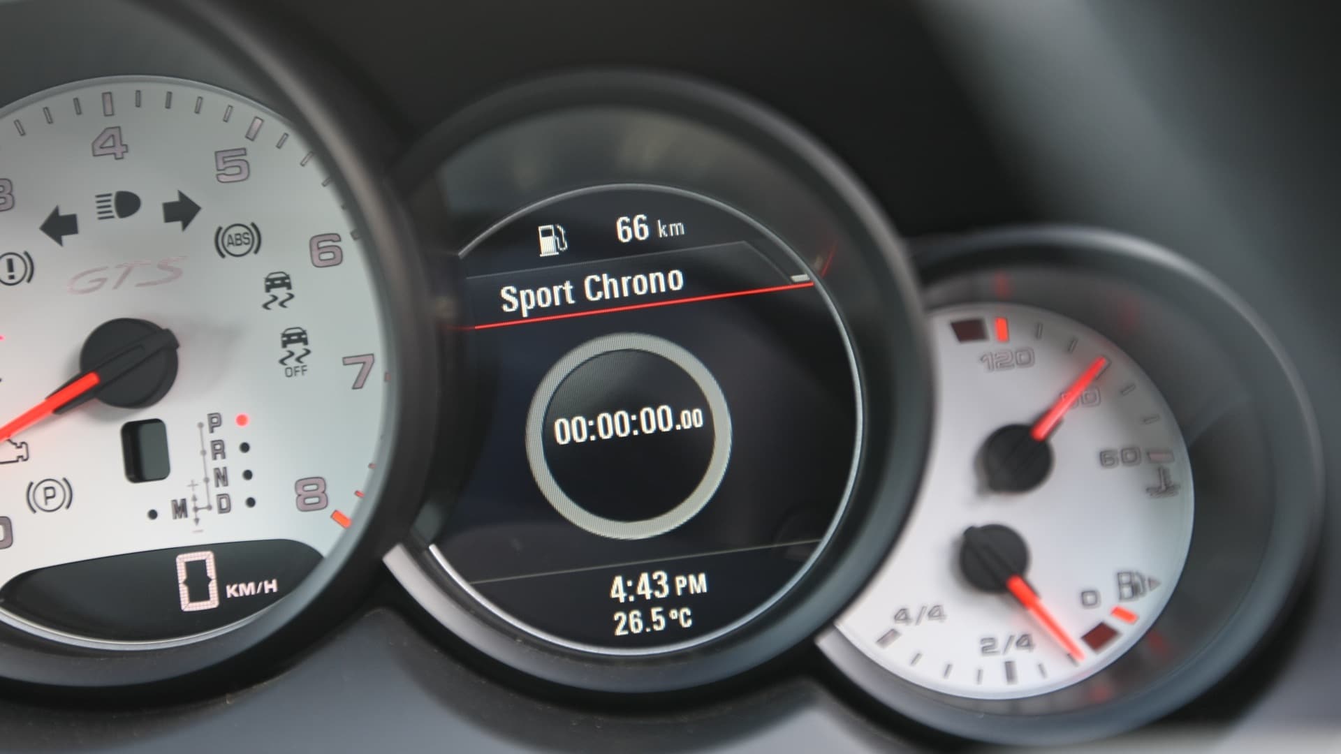 porsche-cayenne-2012-STD-interior