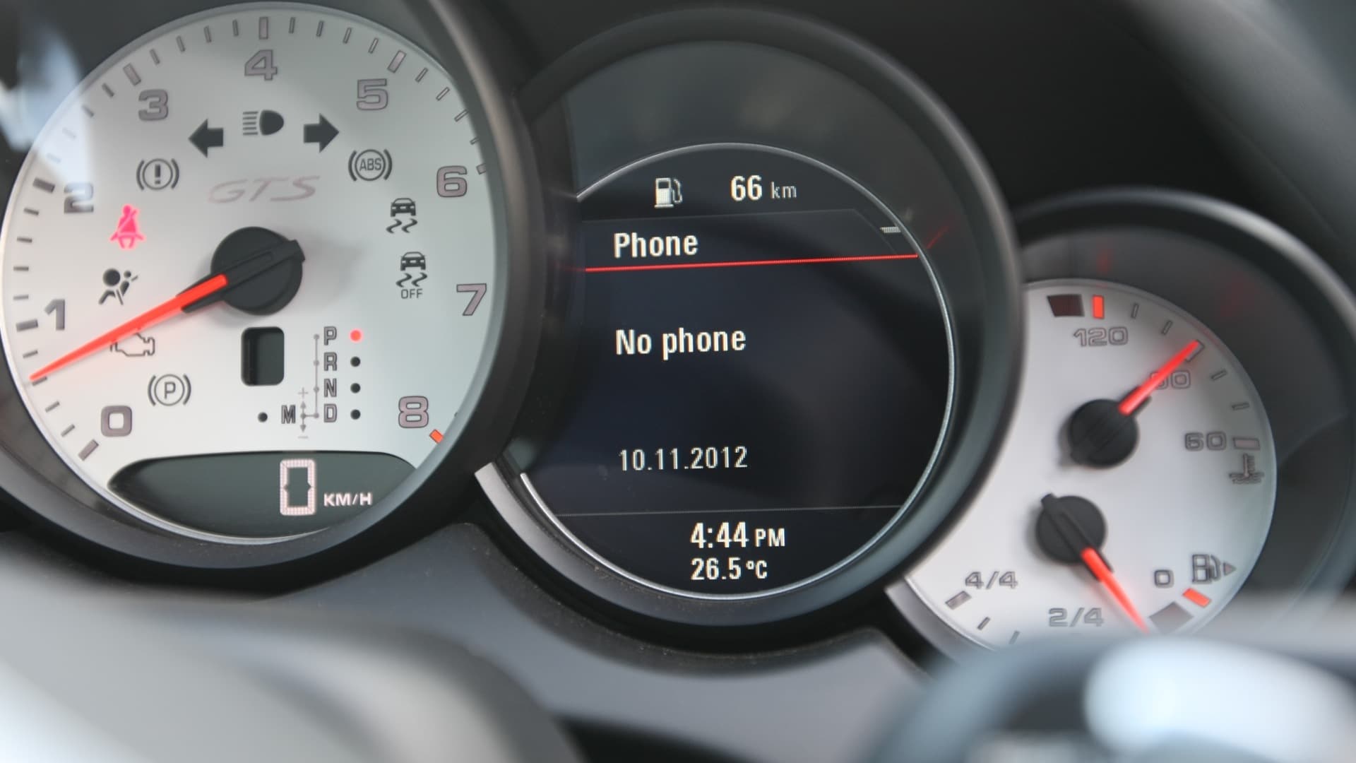 porsche-cayenne-2012-STD-interior