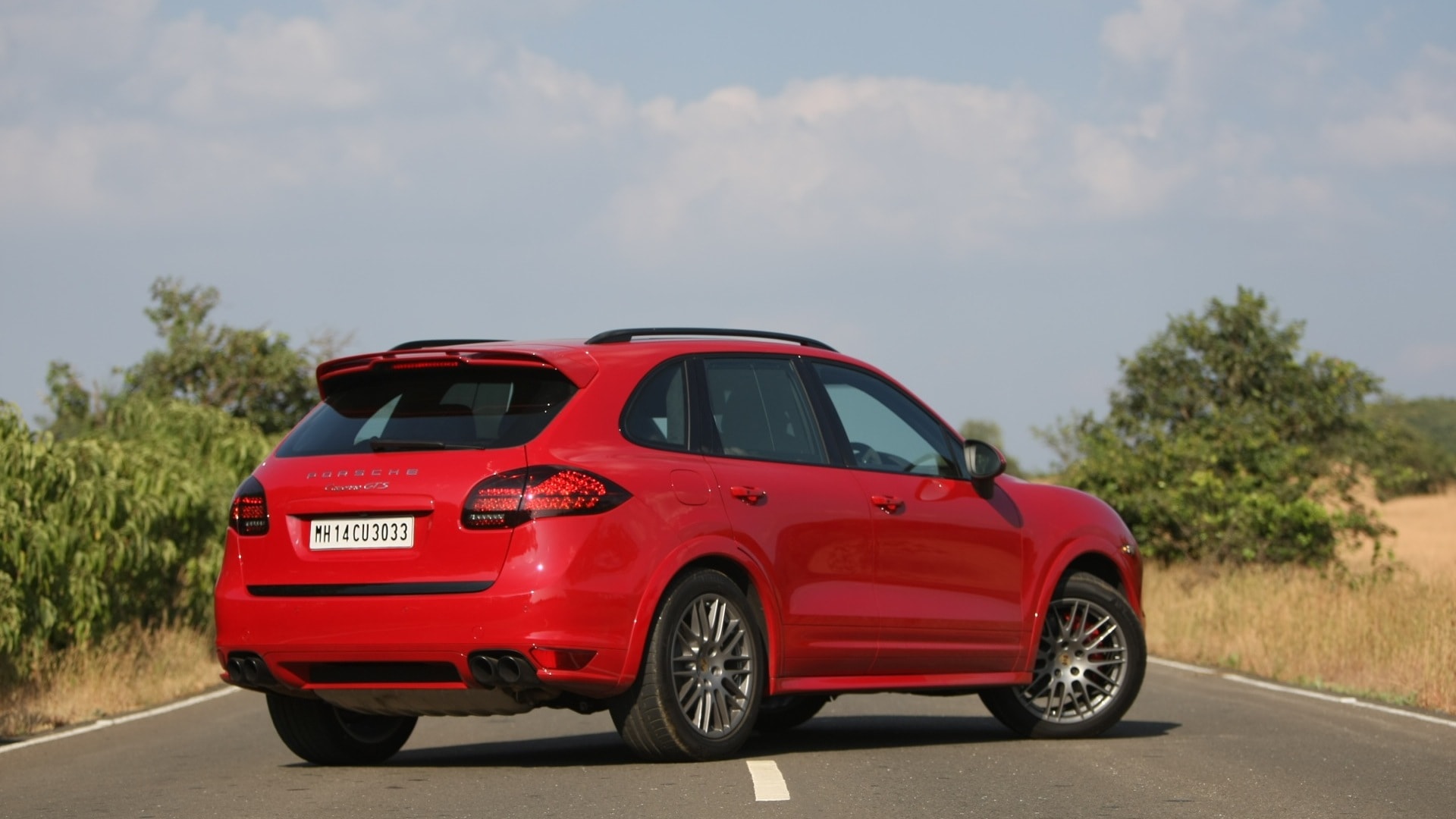 porsche-cayenne-2012-STD-compare