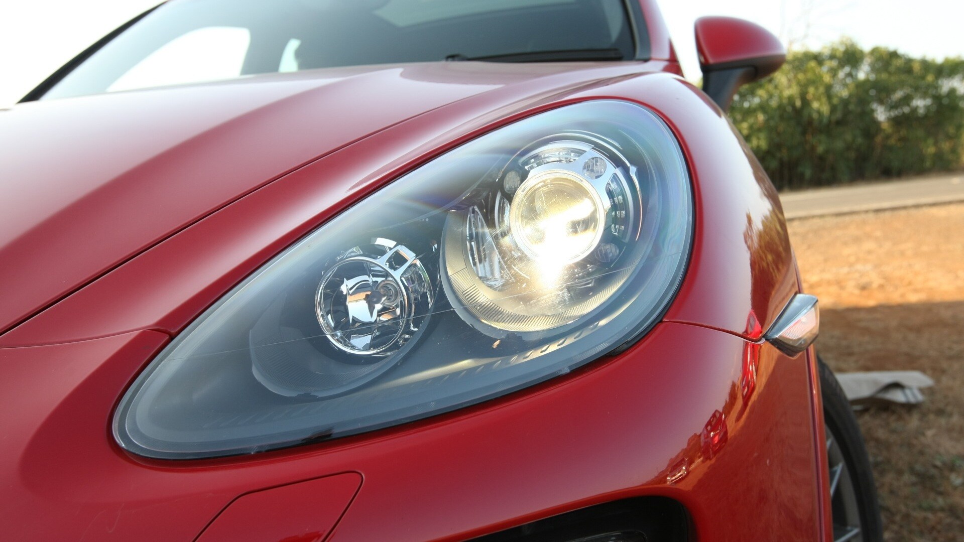 porsche-cayenne-2012-STD-exterior