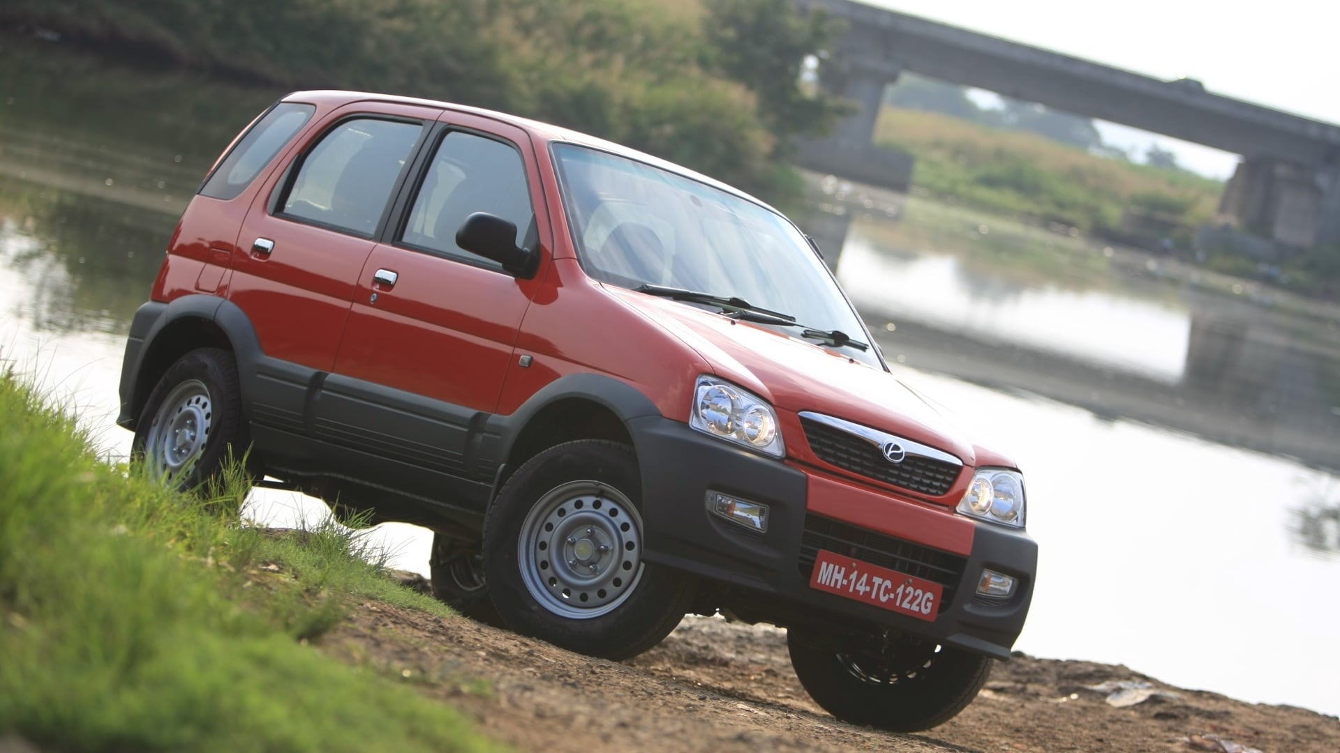 Premier-Rio-2012-Dx-Compare Car Photos - Overdrive