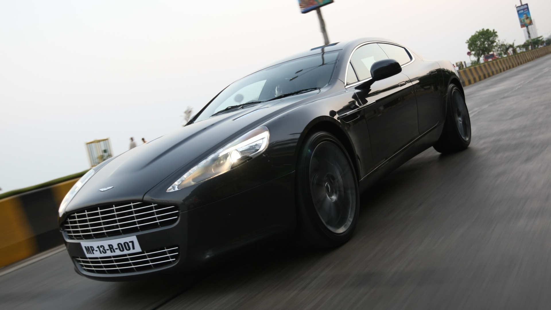 Aston-Martin-Rapide-2013-STD-Exterior