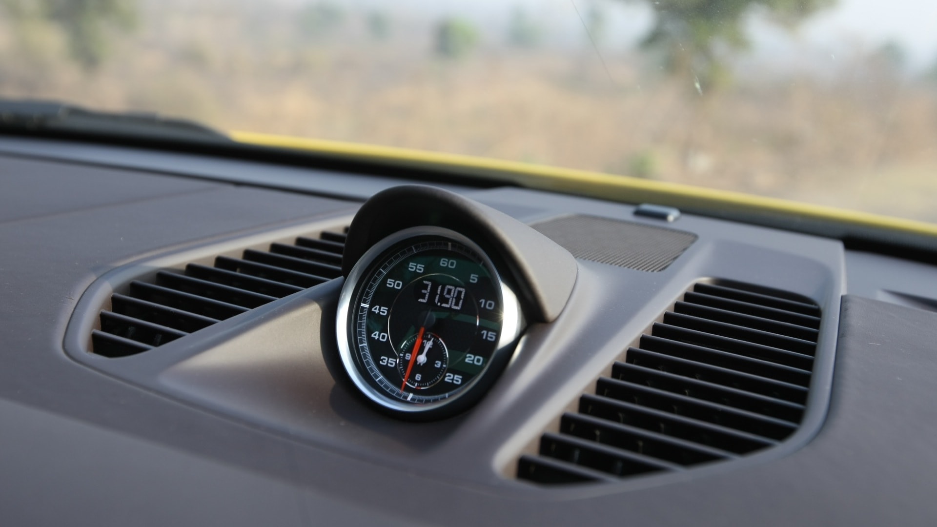 Porsche-911-2013-Carrera-Interior