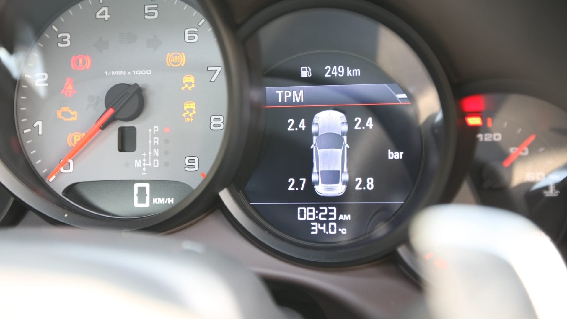 Porsche-911-2013-Carrera-Interior