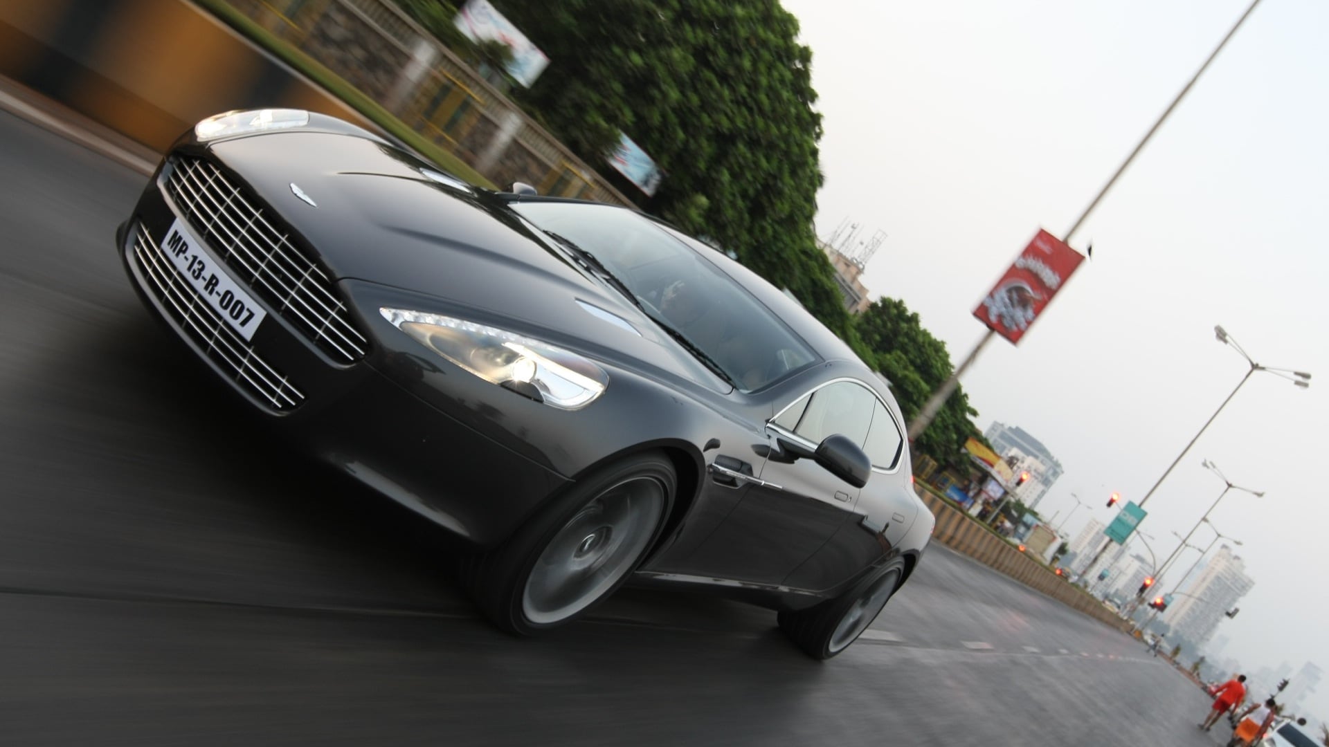 Aston-Martin-Rapide-2013-STD-Exterior