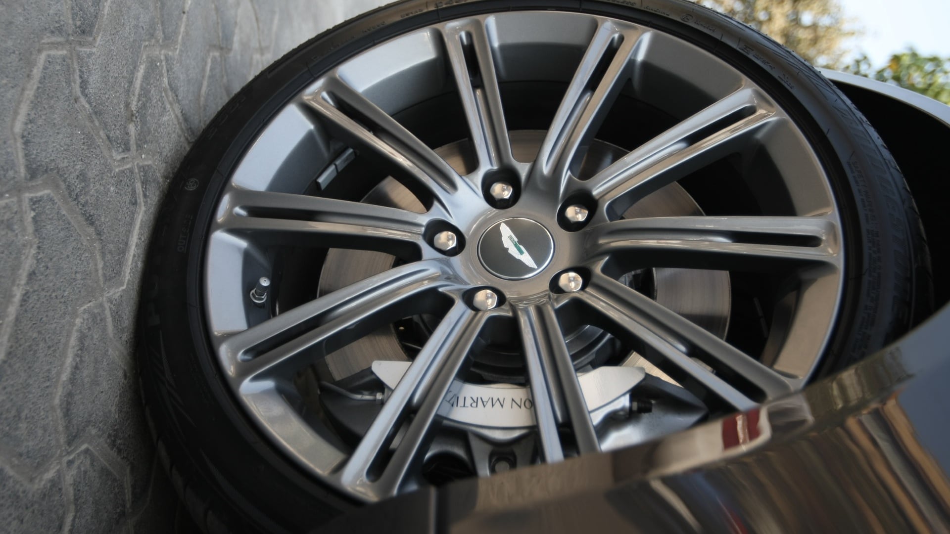 Aston-Martin-Rapide-2013-STD-Exterior