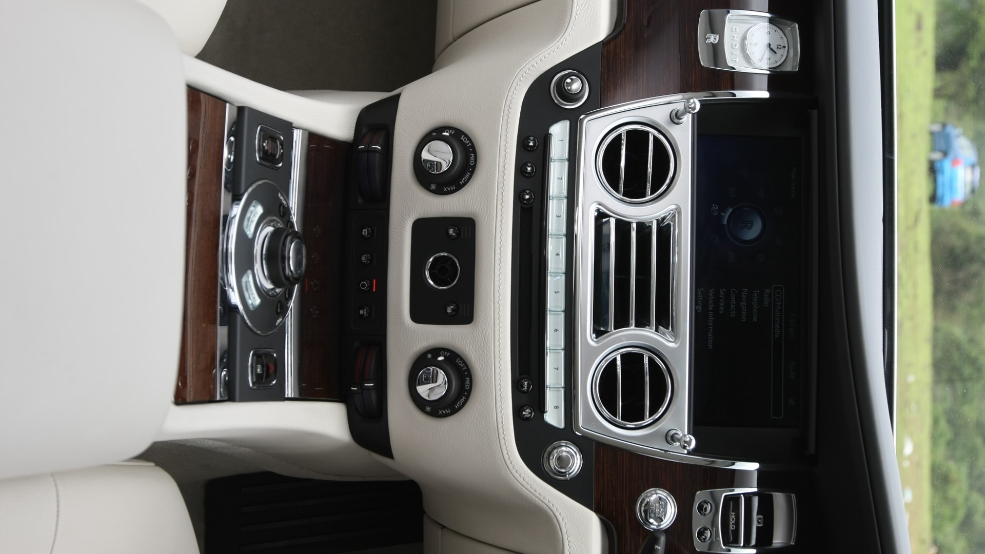 Rolls-Royce-Ghost-2013-STD-Interior