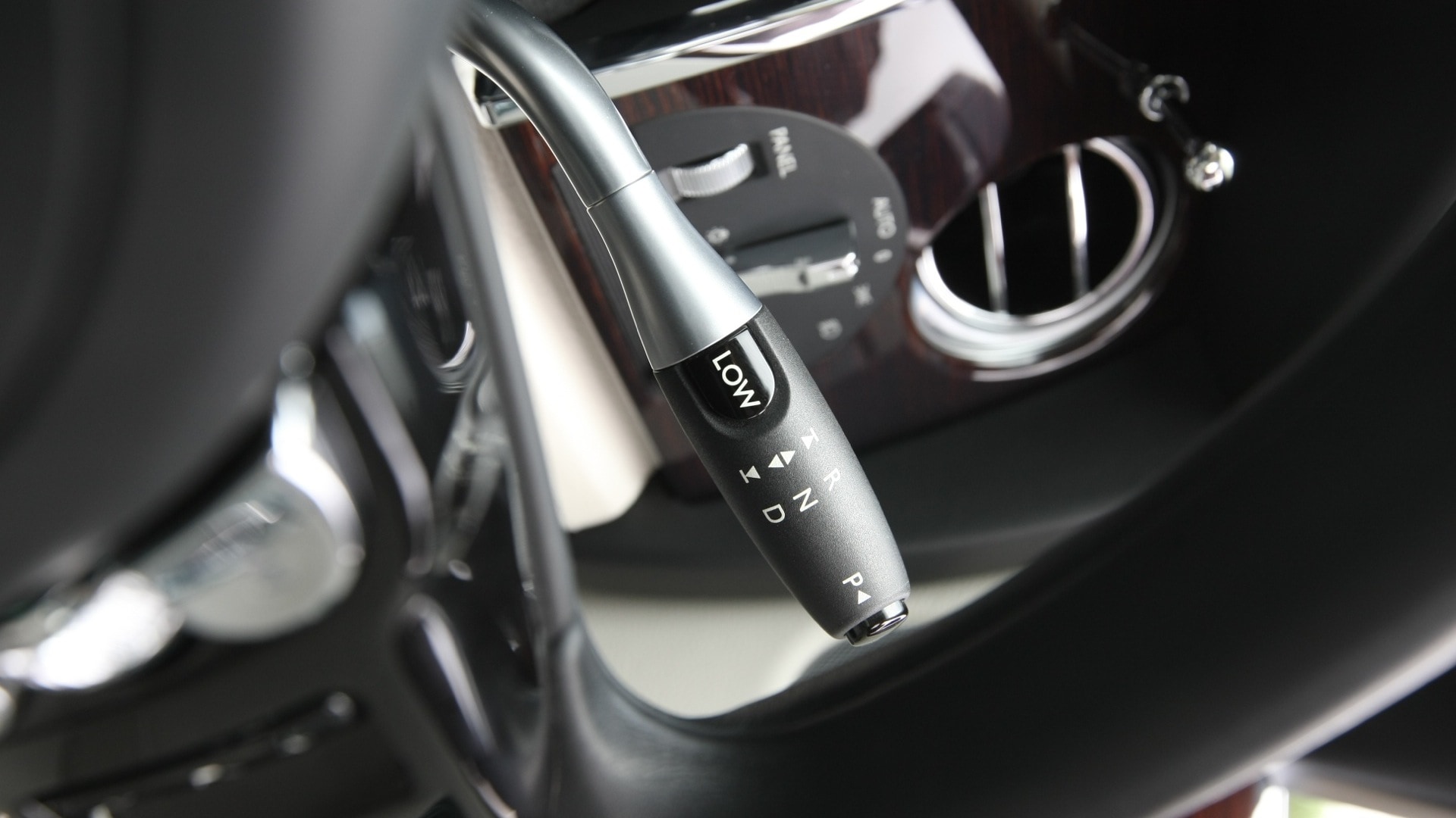 Rolls-Royce-Ghost-2013-STD-Interior