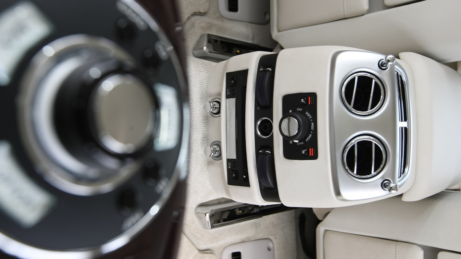 Rolls-Royce-Ghost-2013-STD-Interior