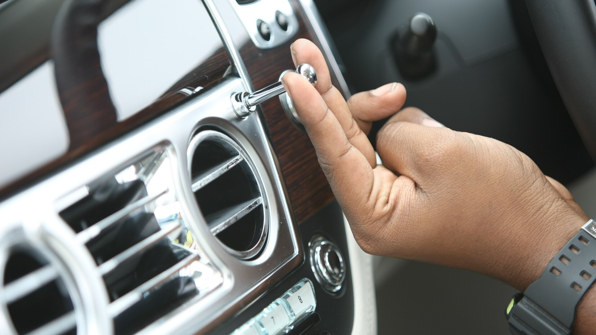 Rolls-Royce-Ghost-2013-STD-Interior
