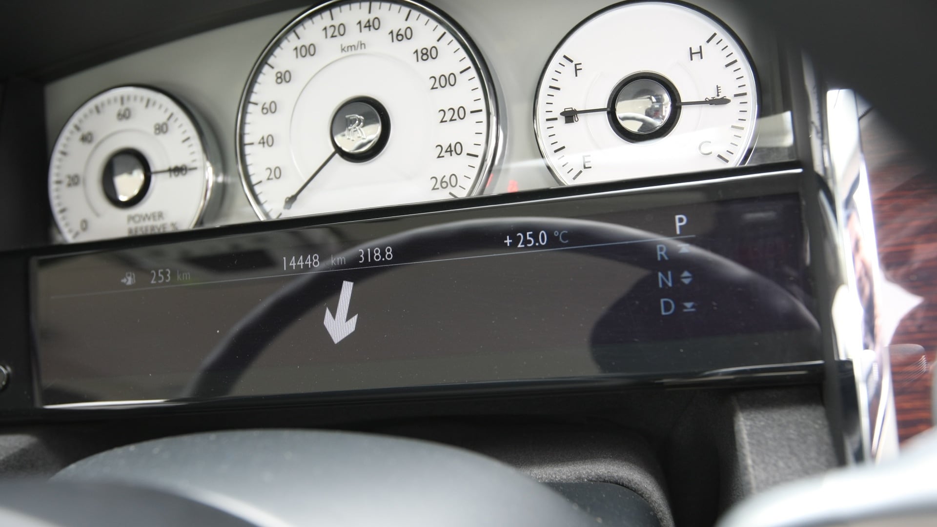 Rolls-Royce-Ghost-2013-STD-Interior