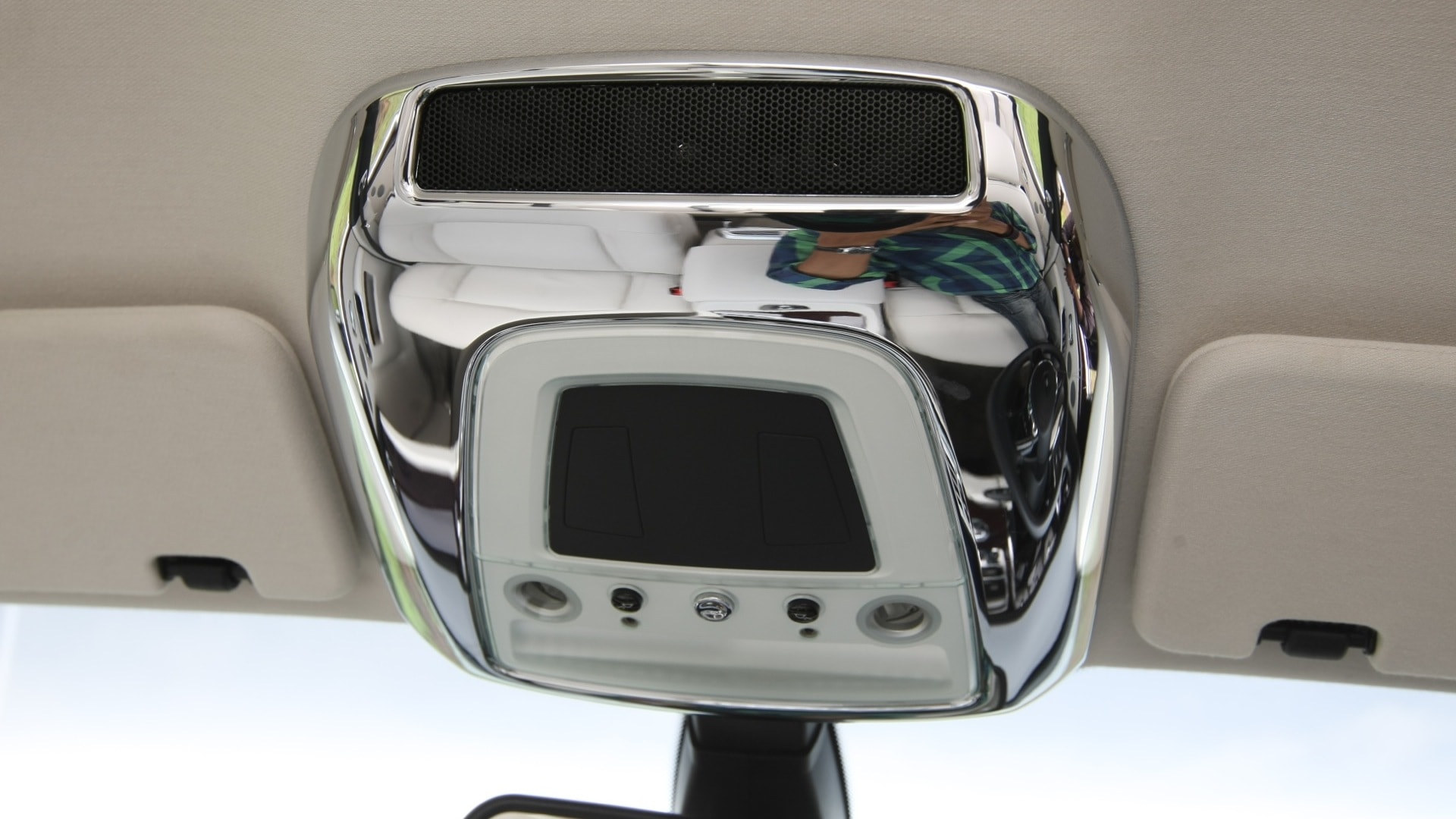 Rolls-Royce-Ghost-2013-STD-Interior