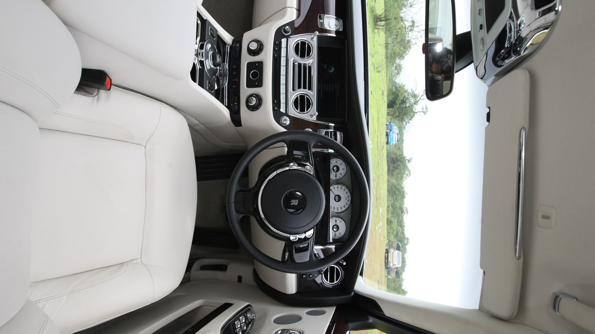 Rolls-Royce-Ghost-2013-STD-Interior