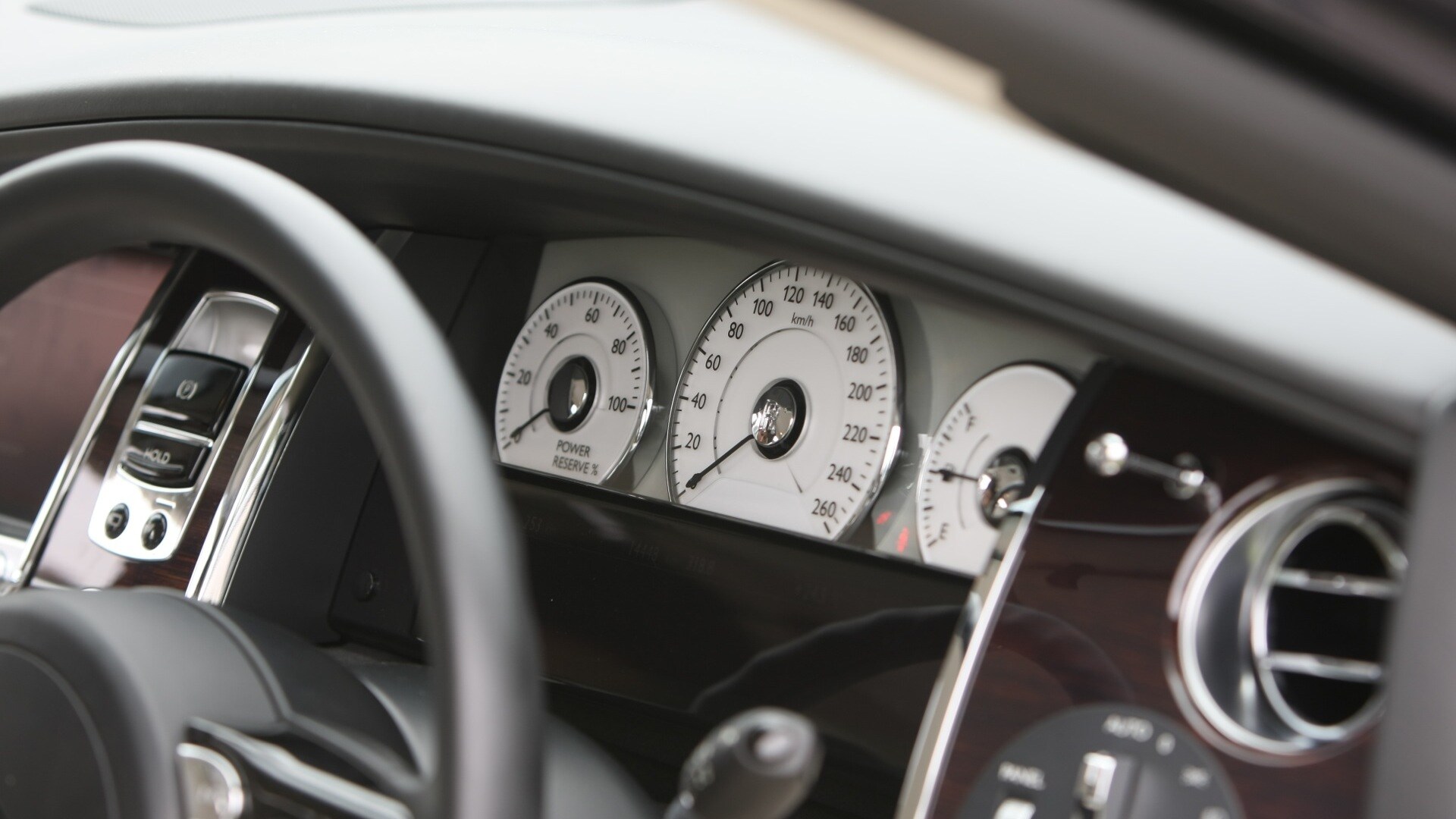 Rolls-Royce-Ghost-2013-STD-Interior