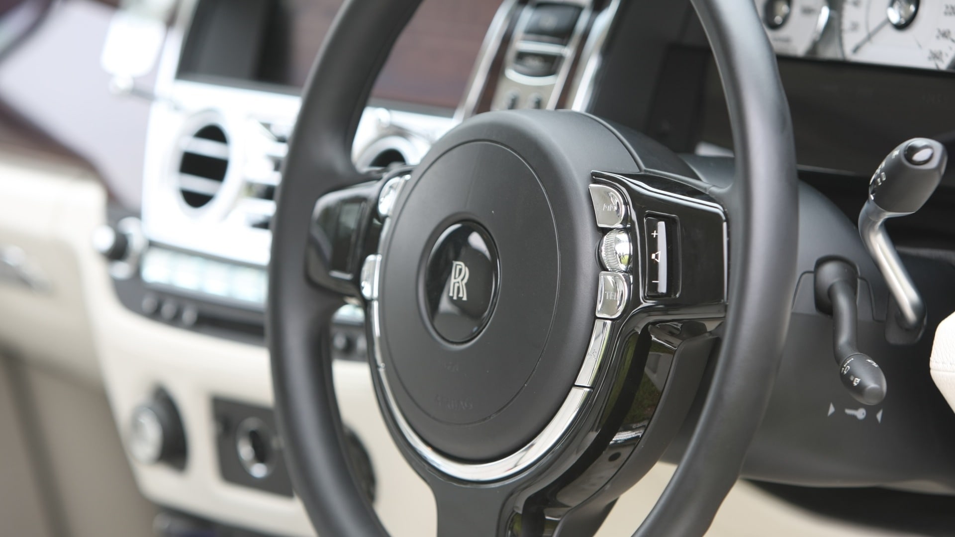 Rolls-Royce-Ghost-2013-STD-Interior