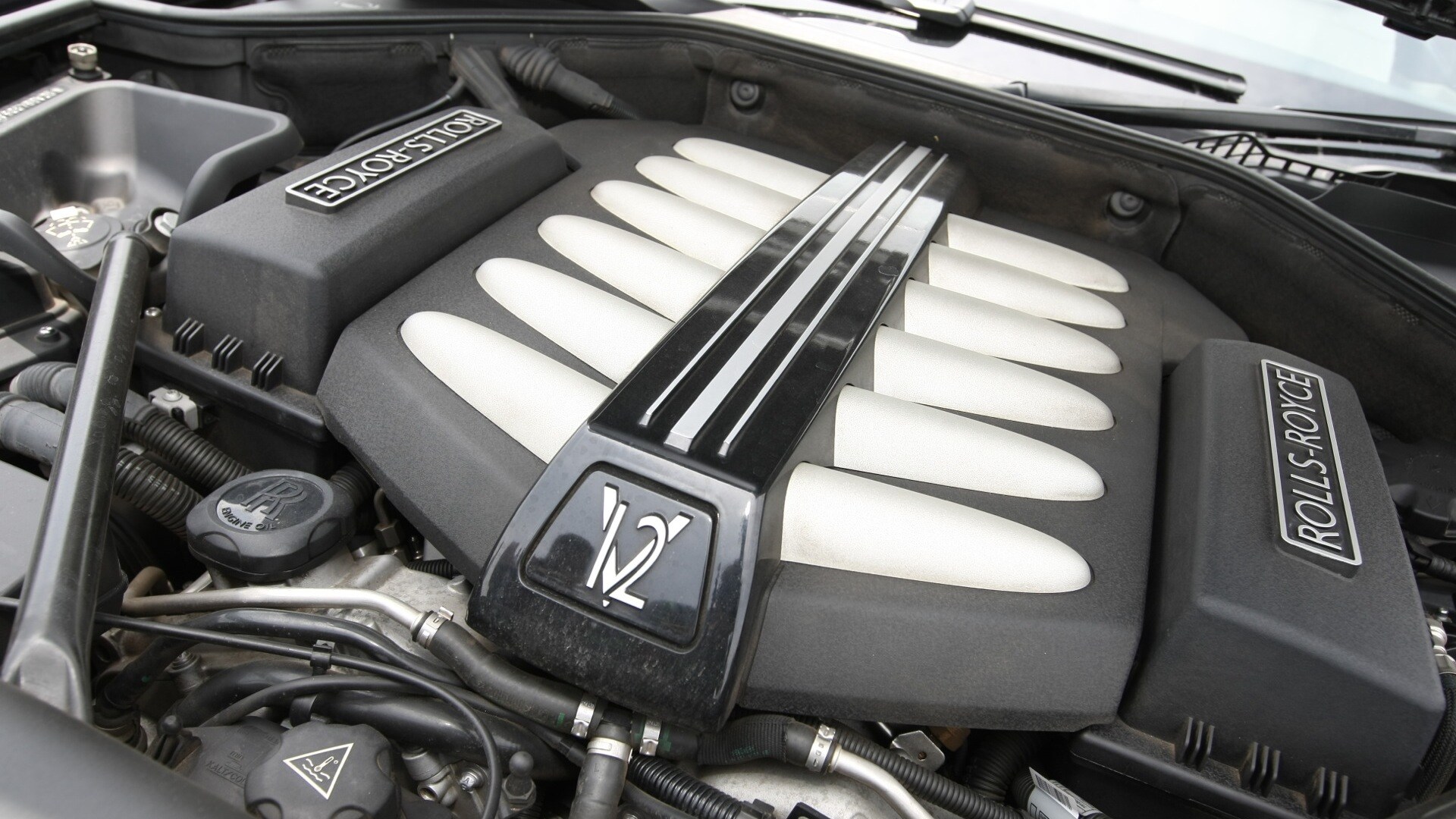 Rolls-Royce-Ghost-2013-STD-Interior