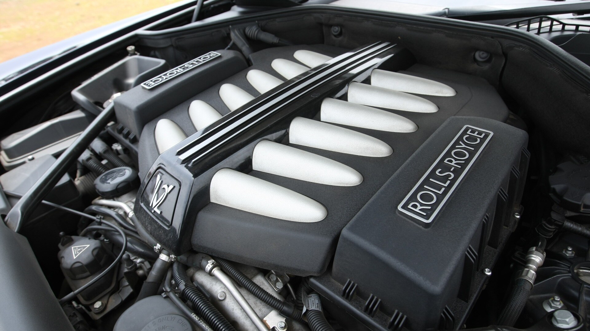 Rolls-Royce-Ghost-2013-STD-Interior