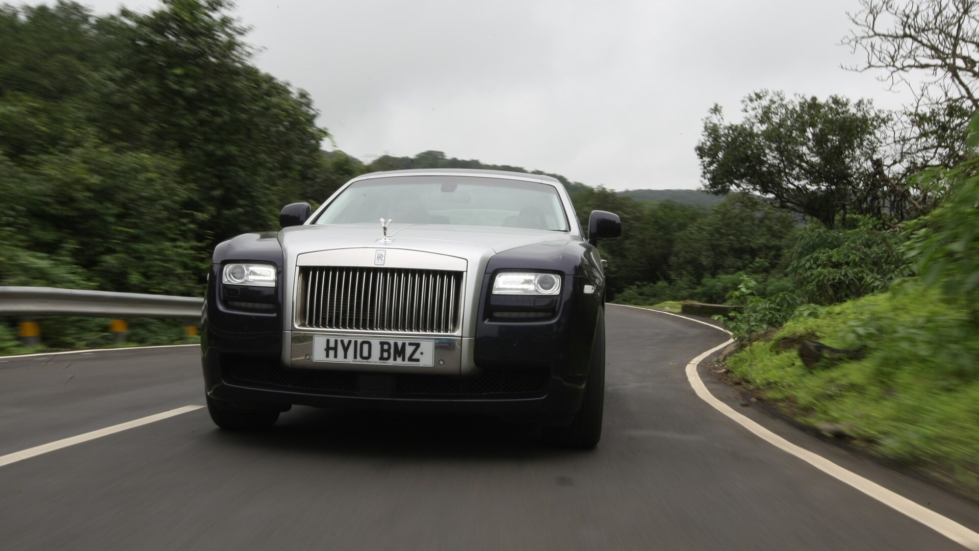 Rolls-Royce-Ghost-2013-STD-Exterior