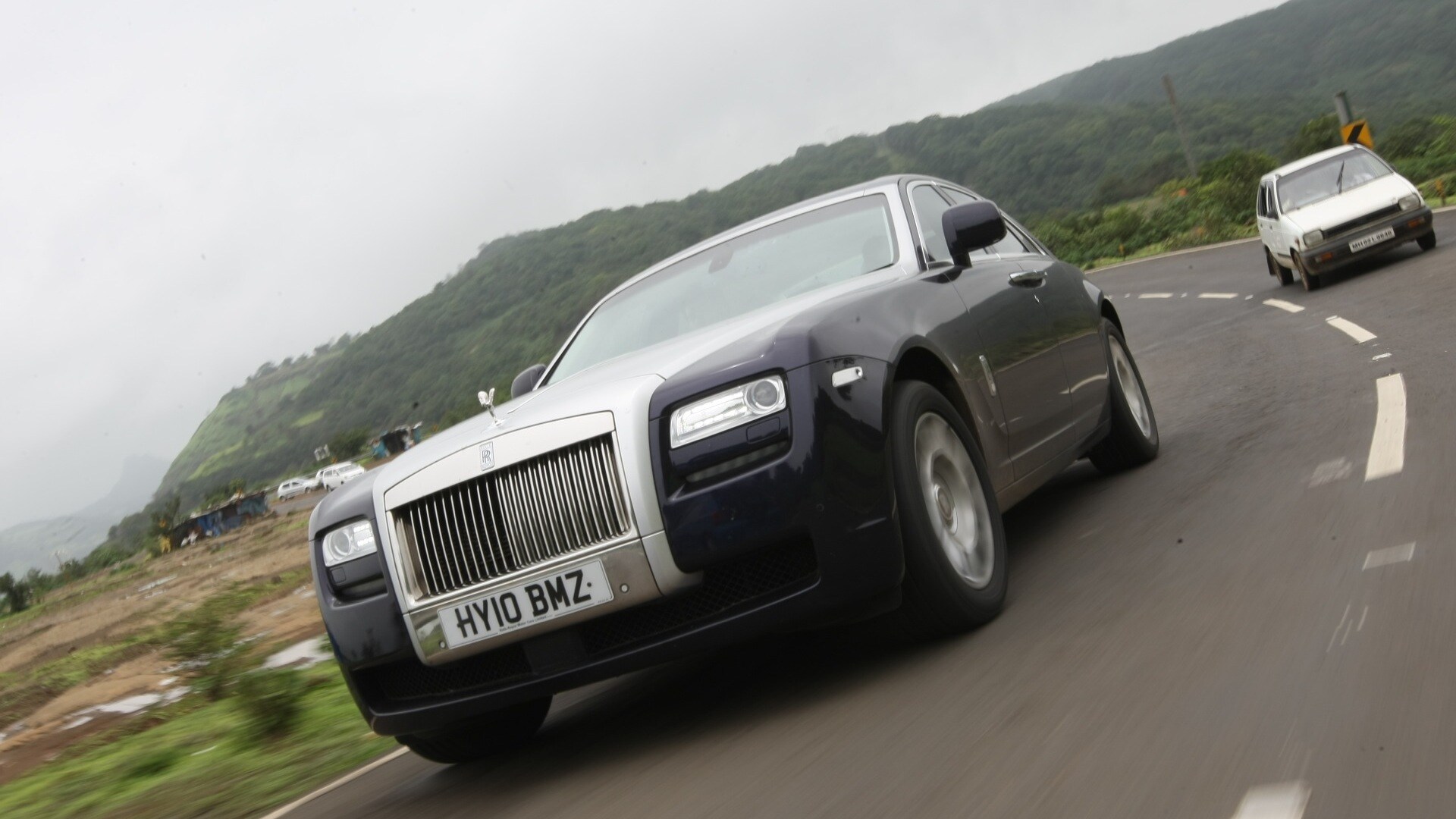 Rolls-Royce-Ghost-2013-STD-Exterior