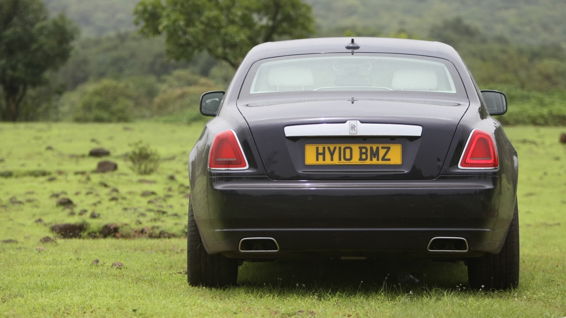 Rolls-Royce-Ghost-2013-STD-Exterior