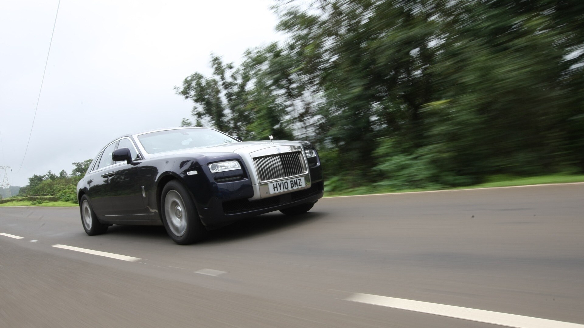 Rolls-Royce-Ghost-2013-STD-Exterior