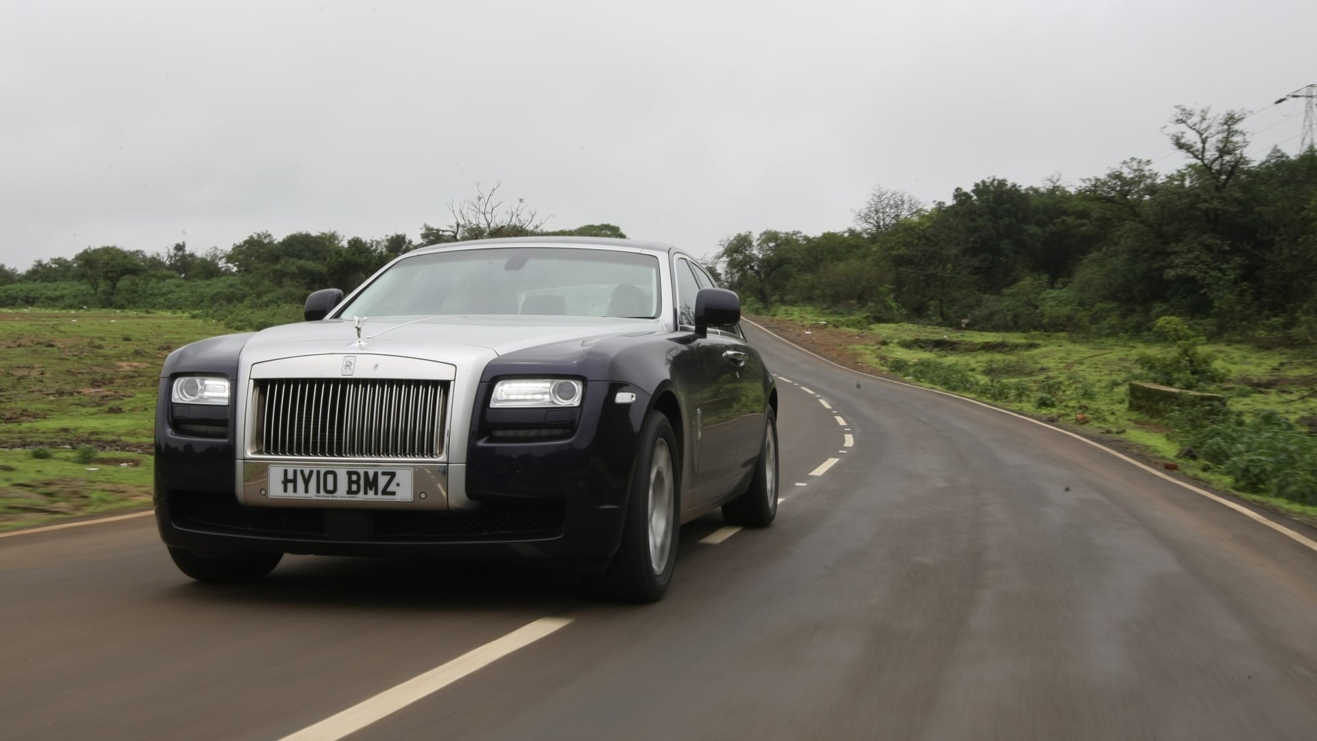 Rolls-Royce-Ghost-2013-STD-Exterior
