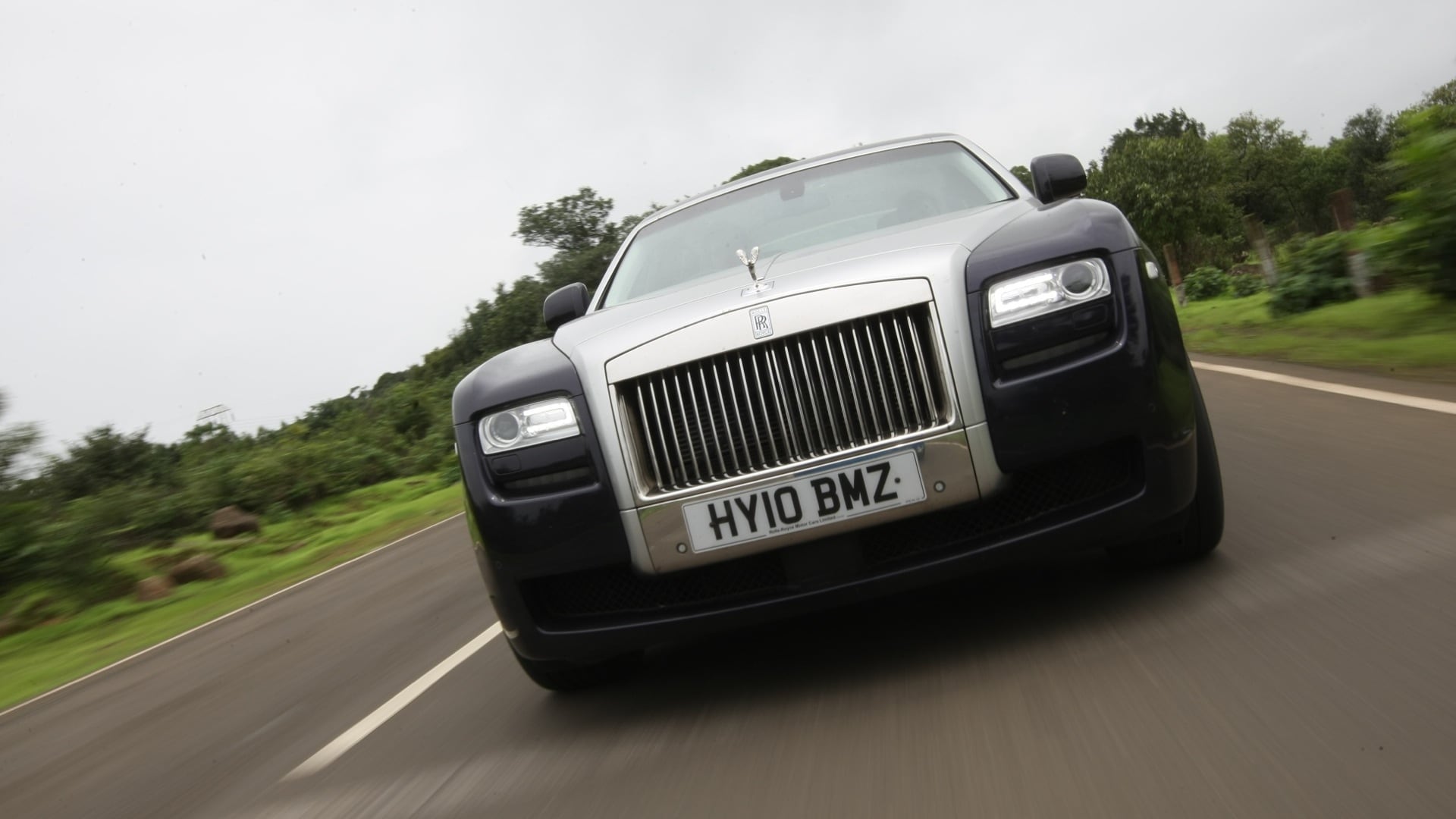 Rolls-Royce-Ghost-2013-STD-Exterior