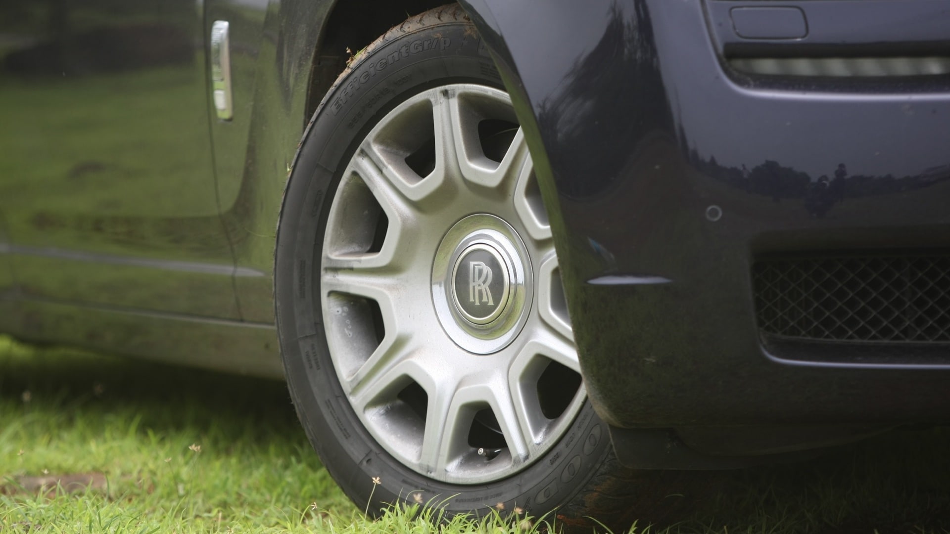 Rolls-Royce-Ghost-2013-STD-Exterior