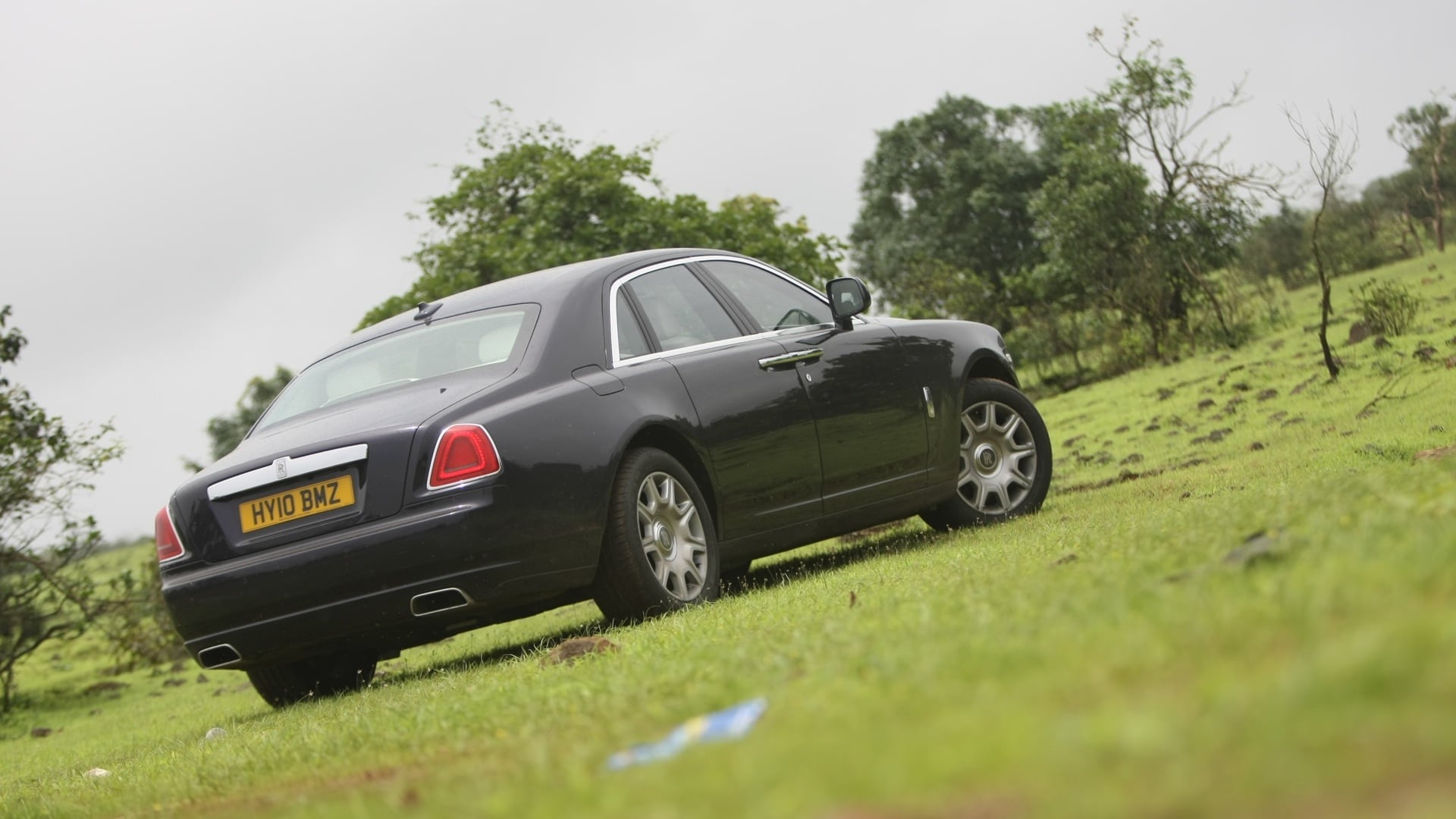 Rolls-Royce-Ghost-2013-STD-Exterior