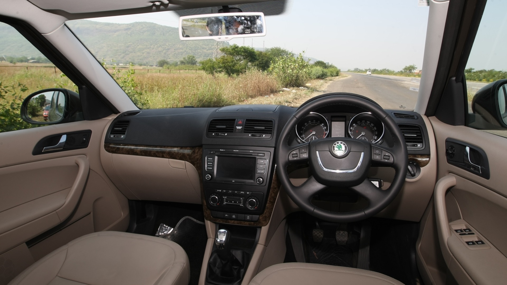 Skoda-Yeti-2013-Active-4x2-Interior