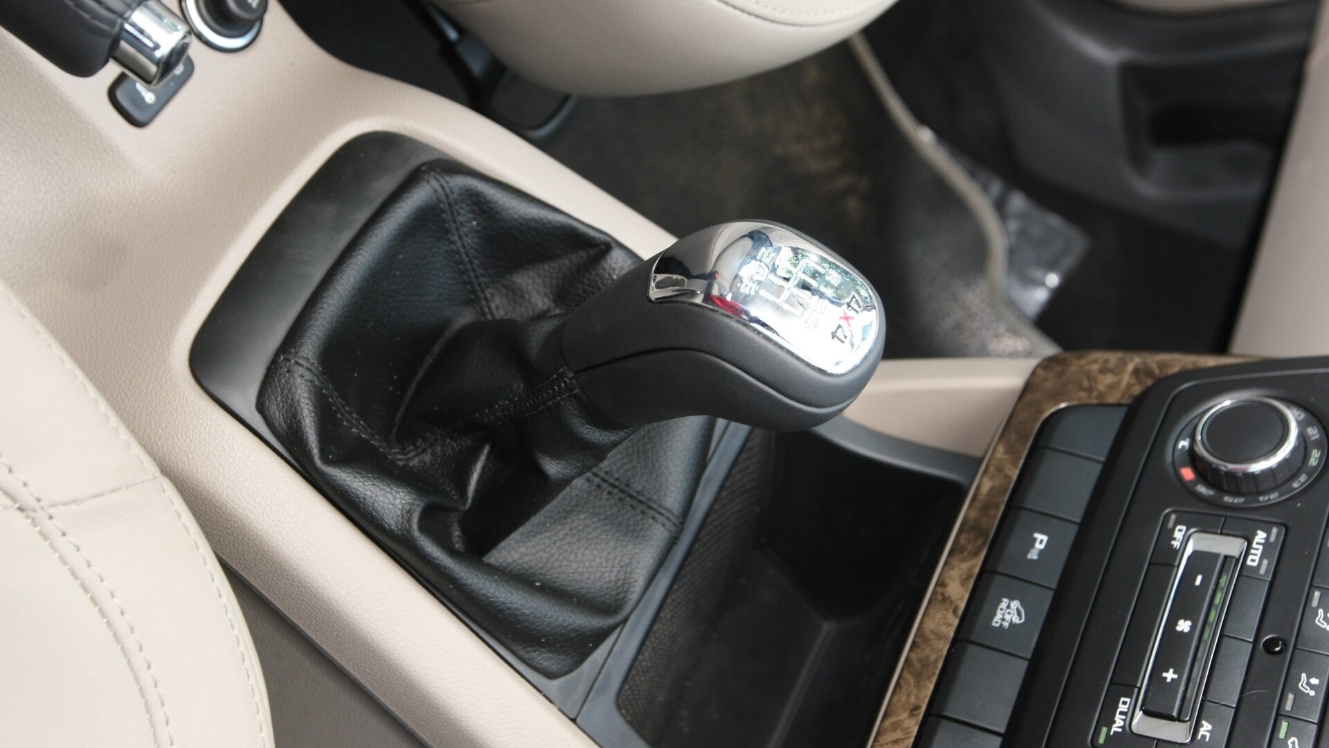 Skoda-Yeti-2013-Active-4x2-Interior