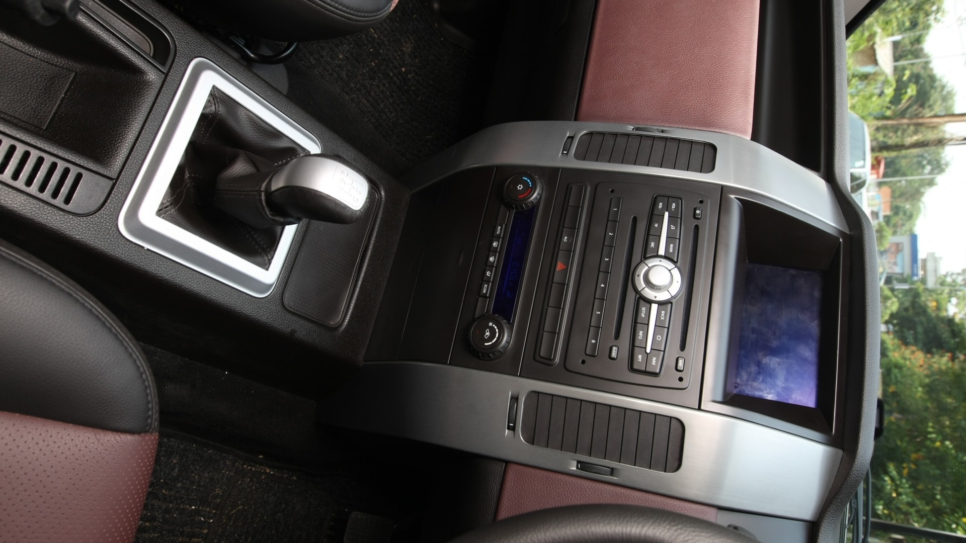 Tata-Aria-2013-Pride-Interior