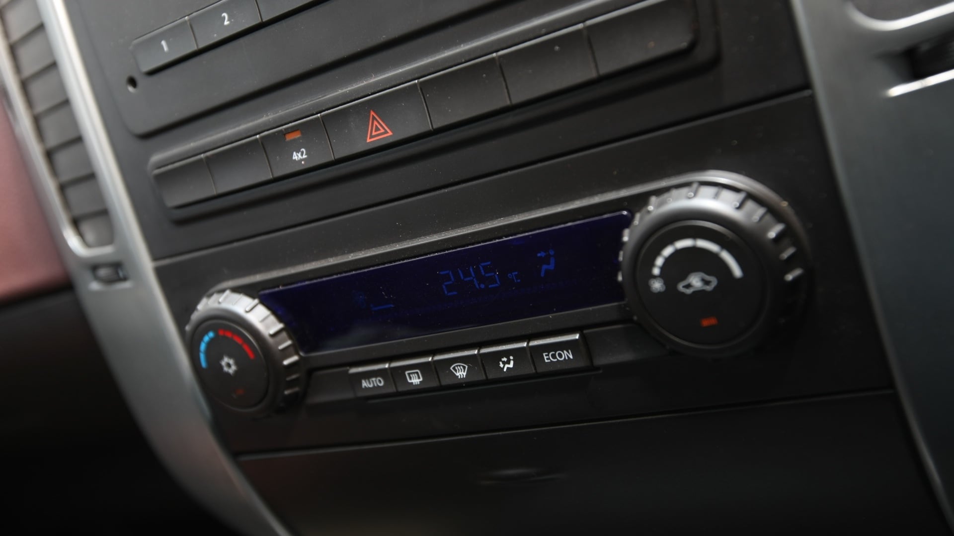 Tata-Aria-2013-Pride-Interior