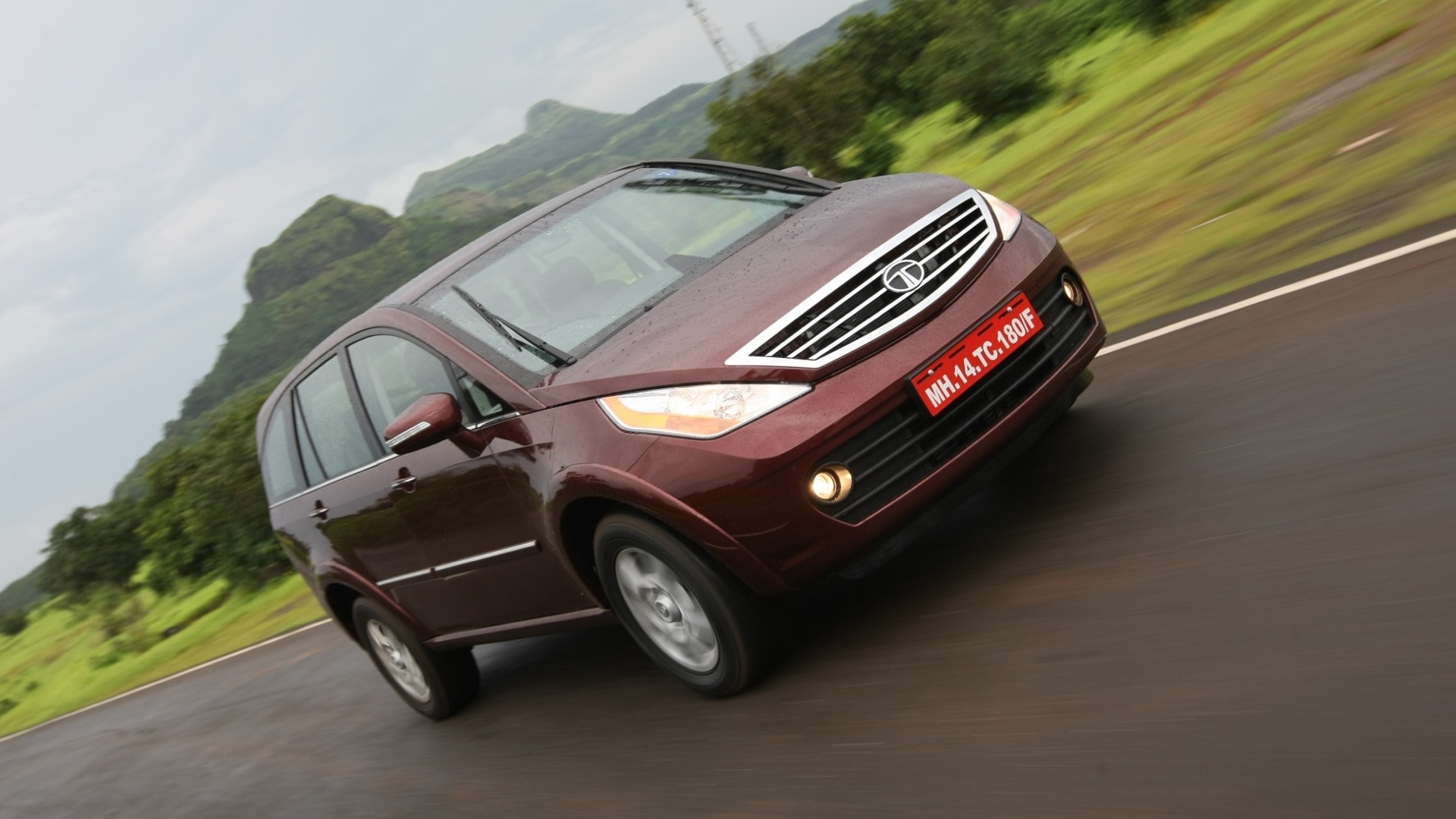 Tata-Aria-2013-Pride-Exterior