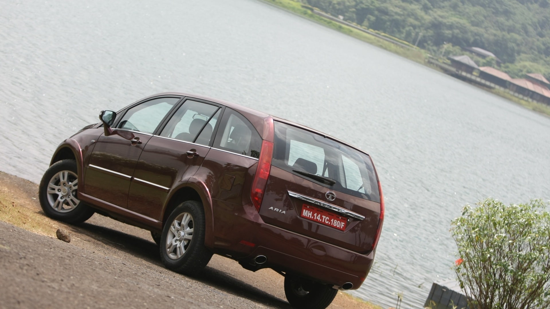 Tata-Aria-2013-Pride-Exterior