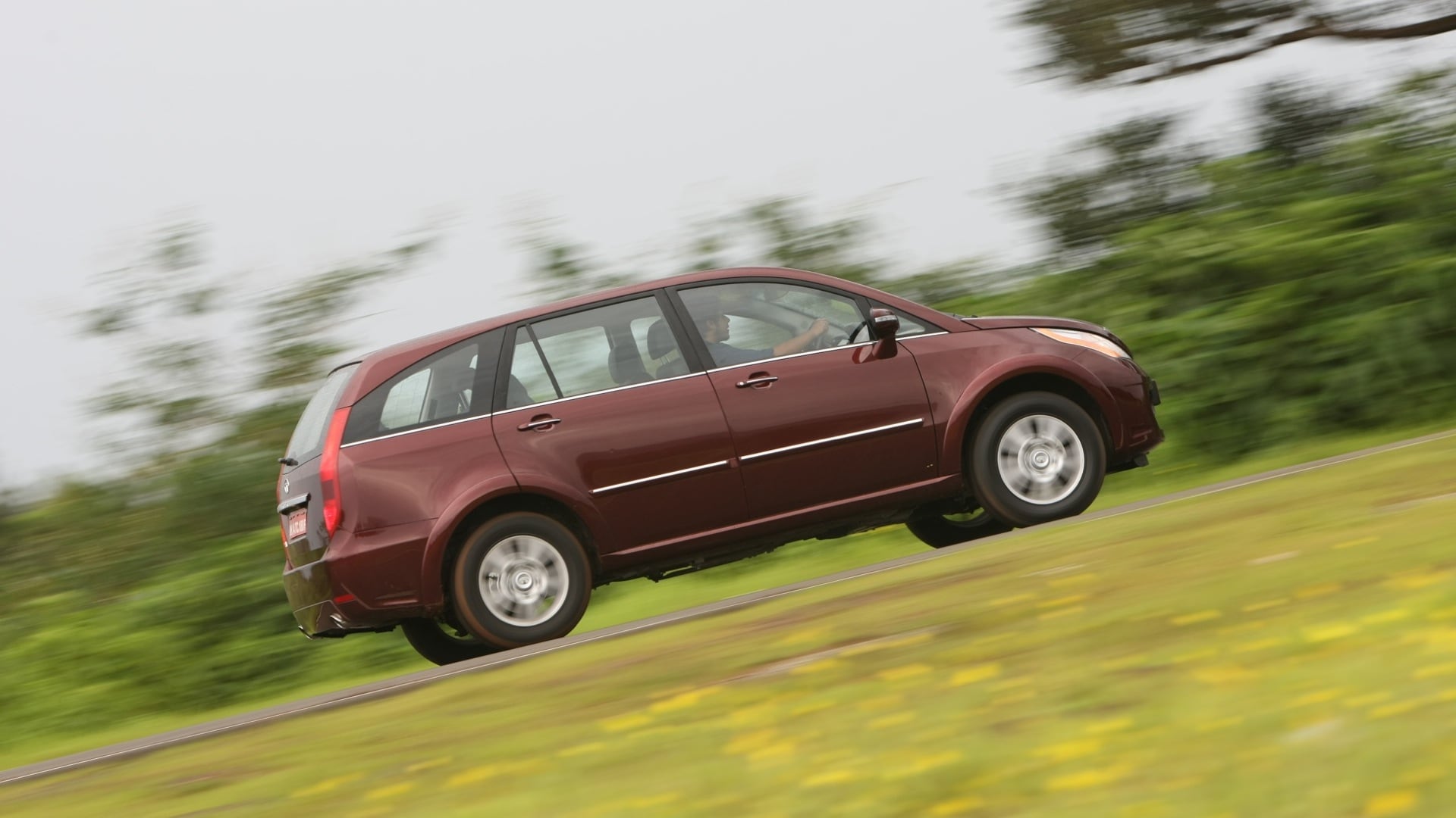 Tata-Aria-2013-Pride-Exterior