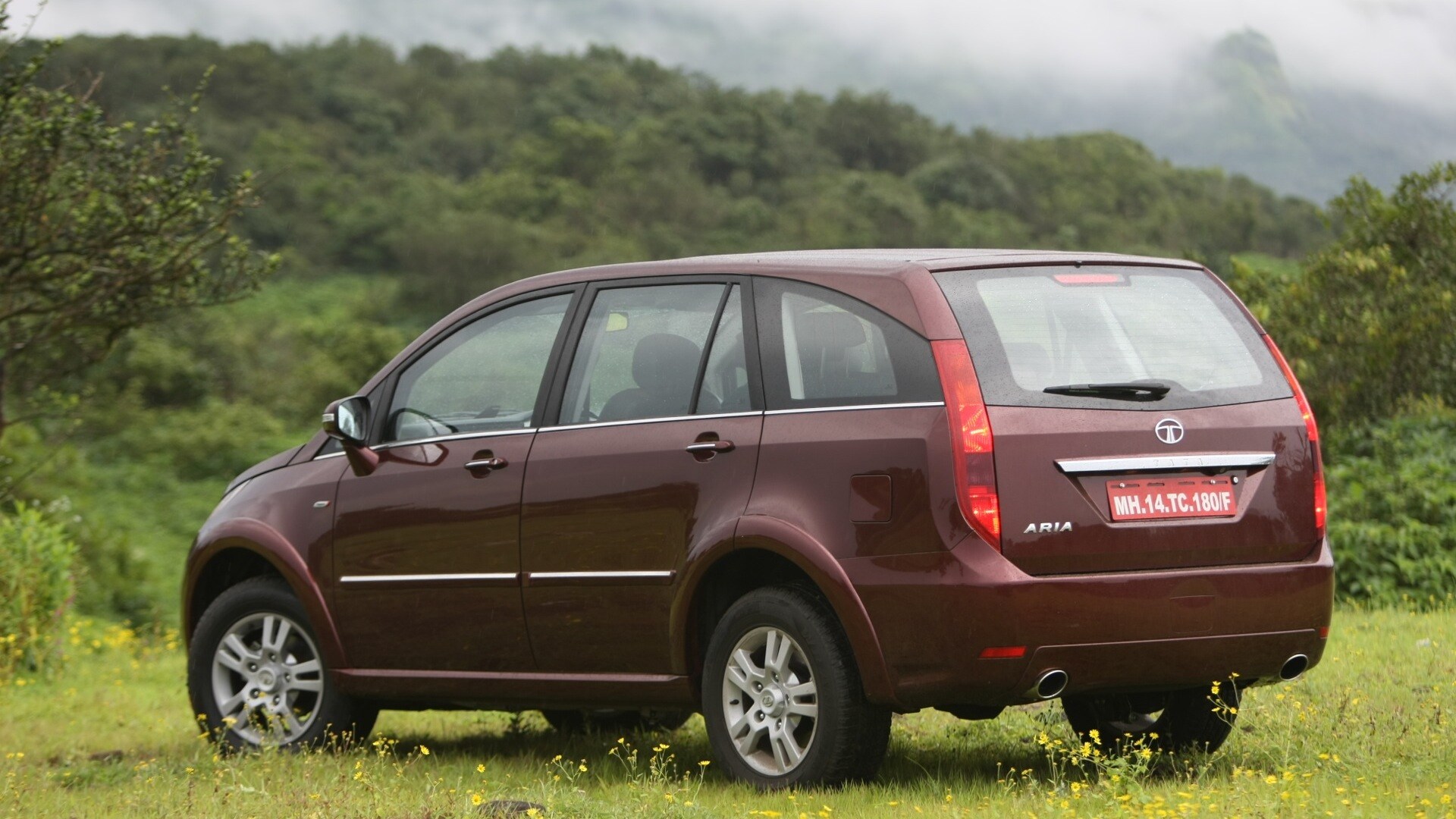 Tata-Aria-2013-Pride-Exterior