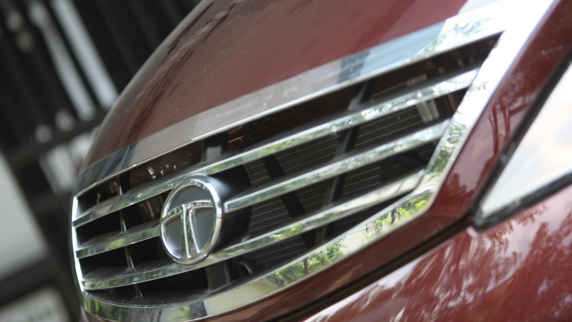 Tata-Aria-2013-Pride-Exterior