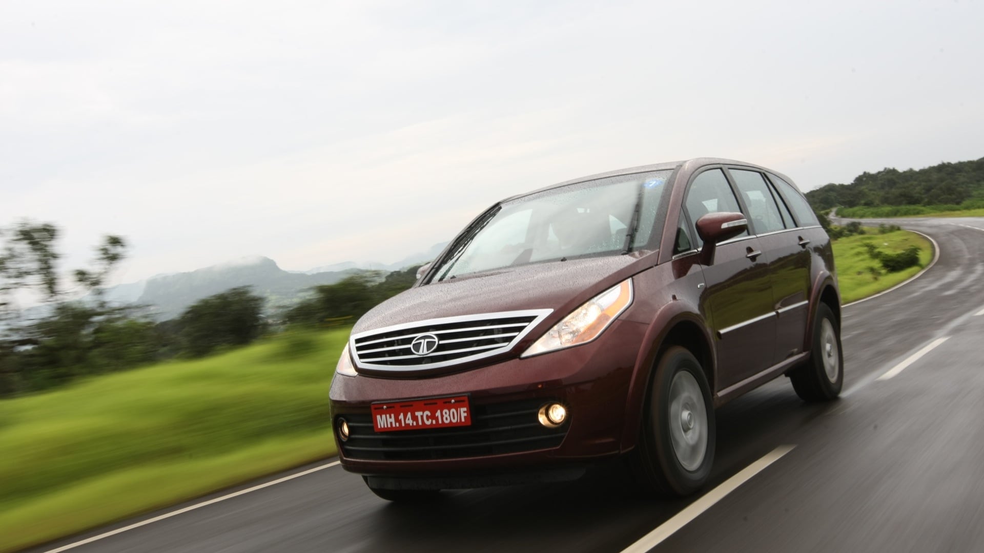 Tata-Aria-2013-Pride-Exterior