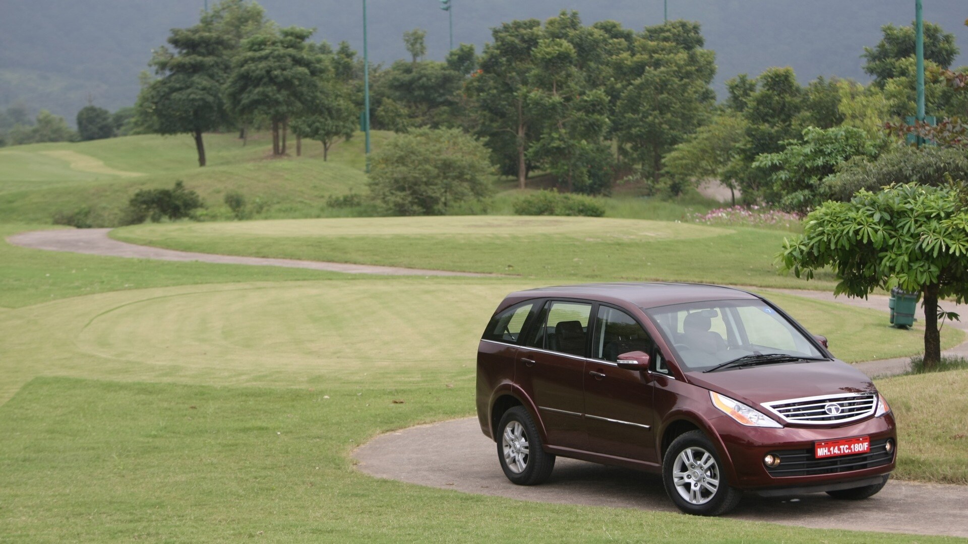 Tata-Aria-2013-Pride-Exterior