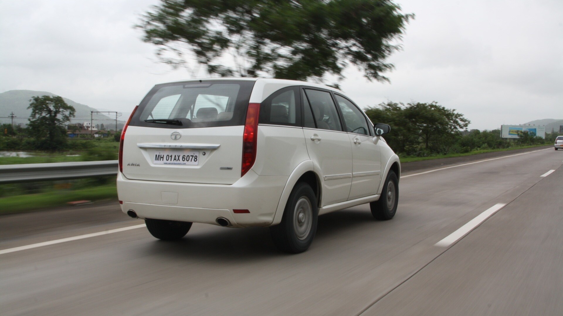 Tata-Indica-2013-e-V2-Xeta-GL(P)-Compare