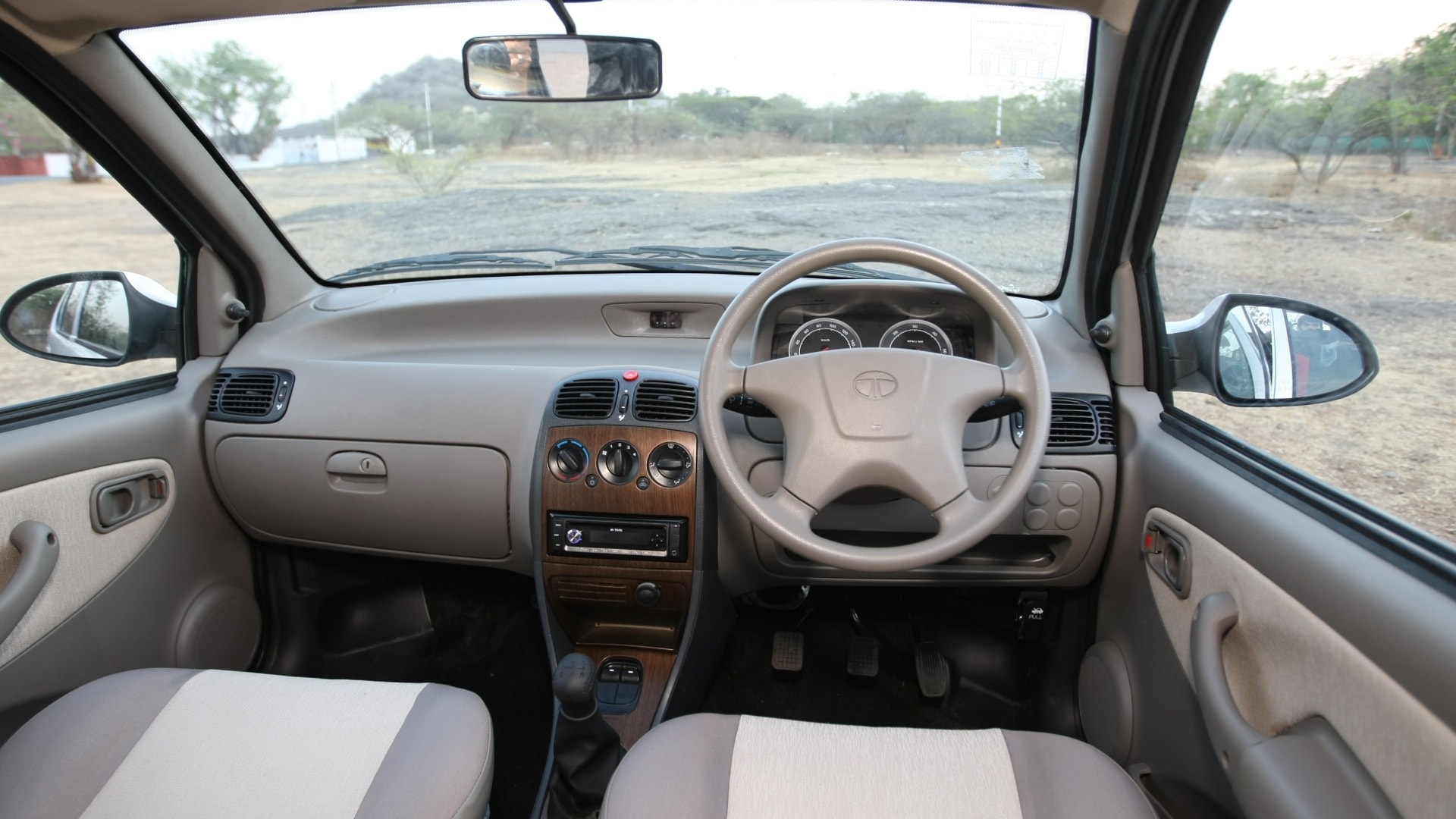 Tata-Indica-2013-eV2-CR4-LE-Interior
