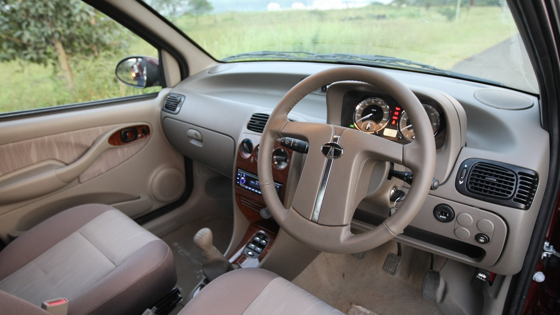 Tata-Indigo-cs-2013-eCS-LS-Dicor-Interior