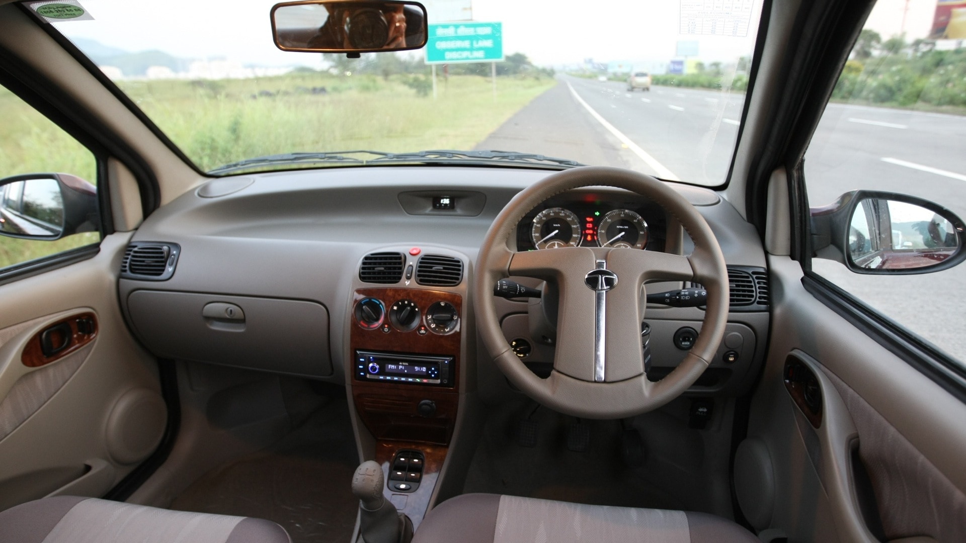 Tata-Indigo-cs-2013-eCS-LS-Dicor-Interior