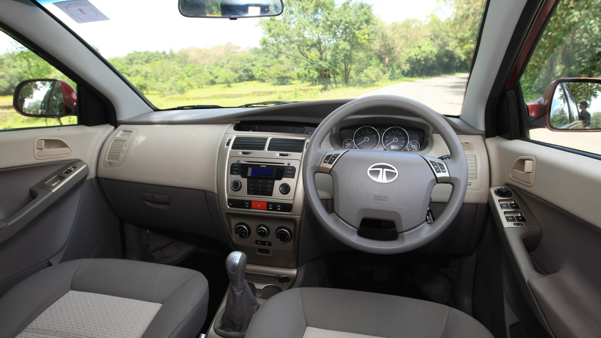 Tata-Manza-2013-Aqua-Quadrajet-Interior